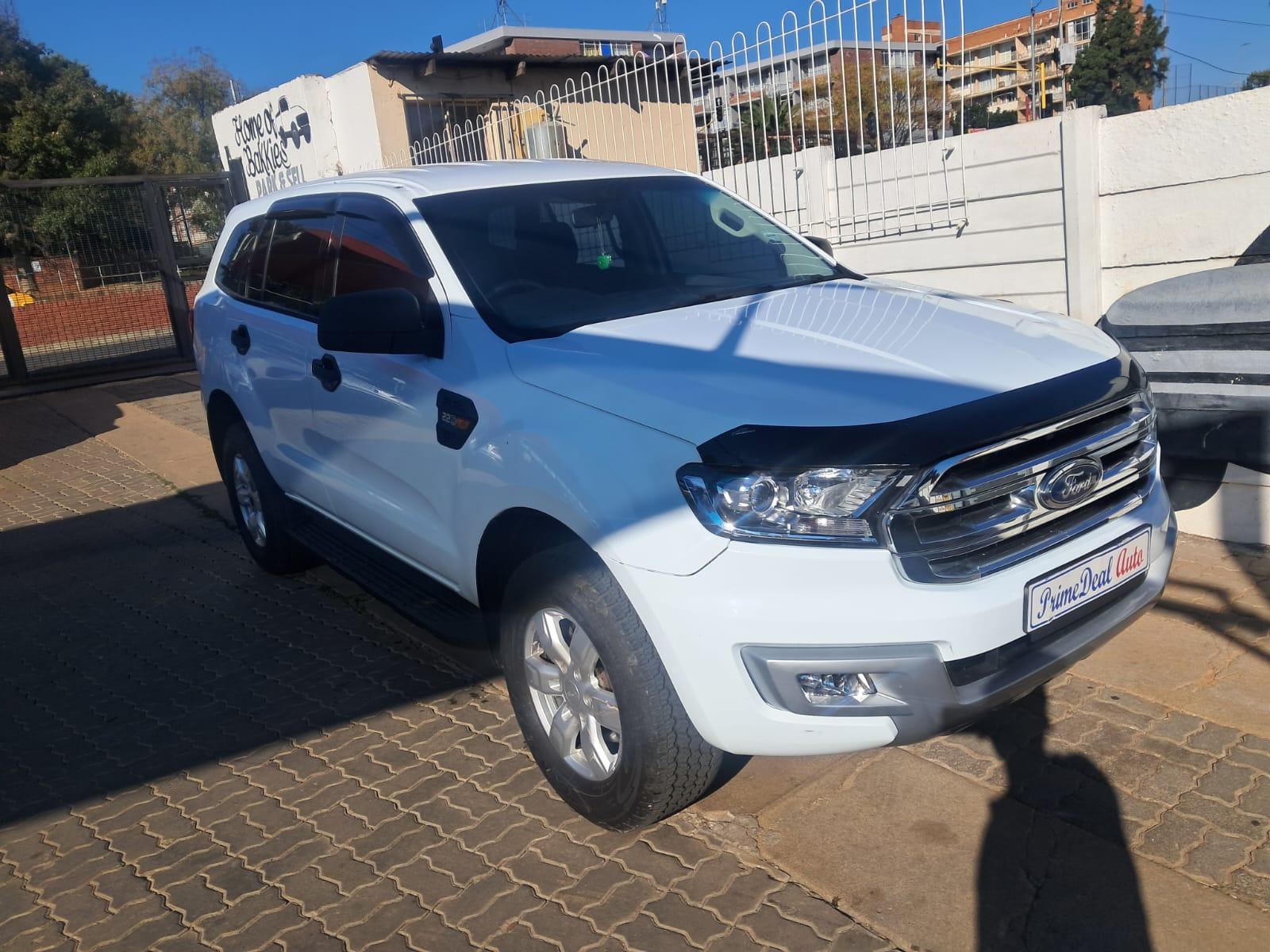 2017 FORD Everest
